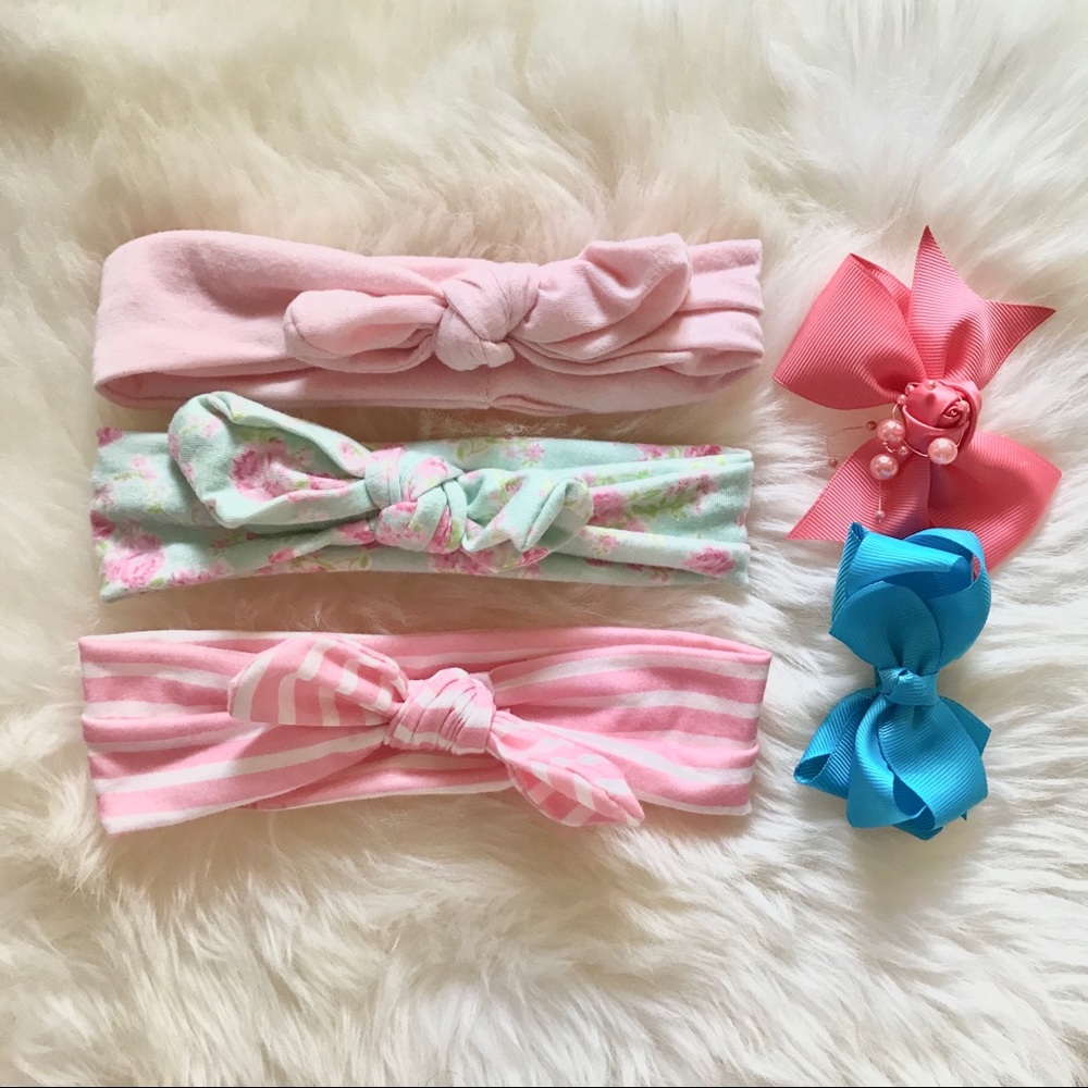 NEW ✨BUNDLE OF 5✨Baby girl headbands and bows.